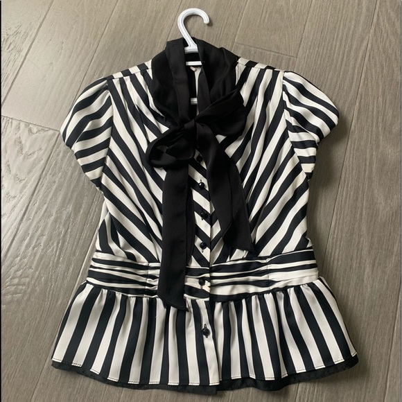 Blouse and pants - Picture 4 of 10